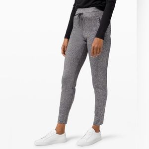 Lululemon Engineered Warmth Joggers Women Size 4